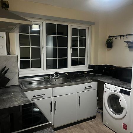 Xb Property - Comfy House Perfect For Families Contractors Relocators 西布罗姆维奇 外观 照片