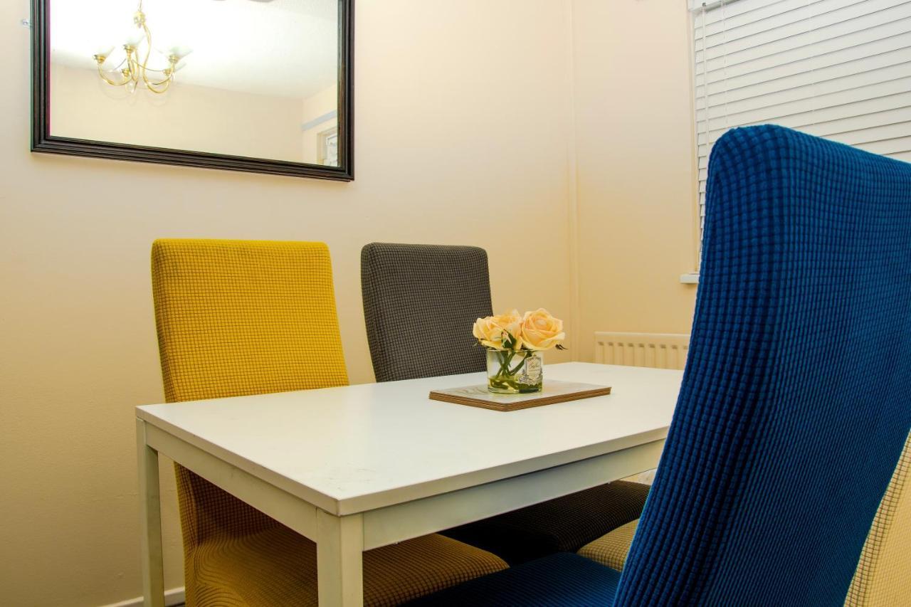 Xb Property - Comfy House Perfect For Families Contractors Relocators 西布罗姆维奇 外观 照片